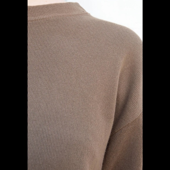 Brandy Melville brown Gretchen top - Picture 6 of 6